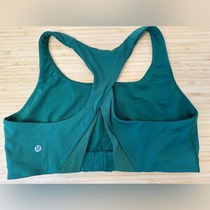 EUC Lululemon Invigorate Sports bra w/clasp *high support
